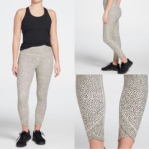 Brand New CALIA by Carrie Underwood Women's Energize 7/8 Dotted Leggings Size M